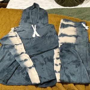 Glyder Blue and Cream Tie-Dye Pajama Set